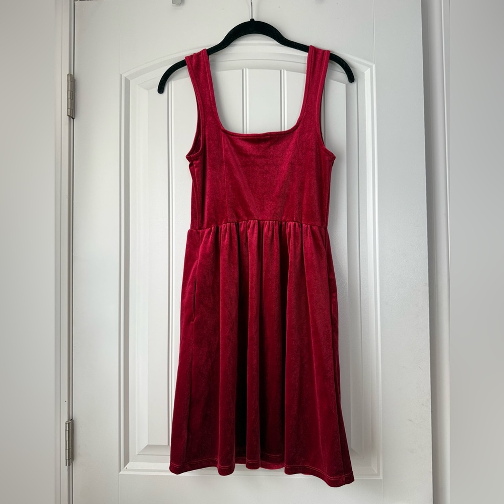 Red Old Navy sleeveless dress with pockets - Picture 2 of 4